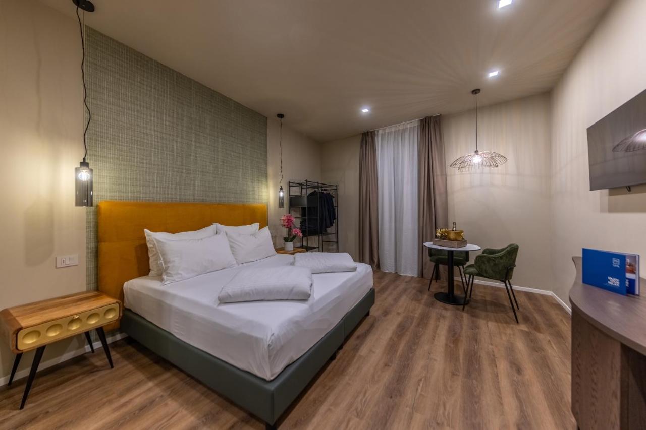 Hi Room Trente Extérieur photo